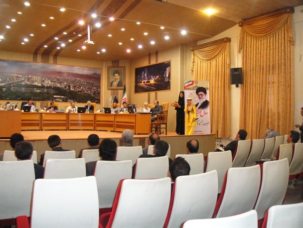 دبیری: نظم را بهم می زنید/شیاری: چه زمانی حرفمان را خواهیم زد؟/شیری آذر: در انتخاب پیمانکاران تبعیض وجود دارد