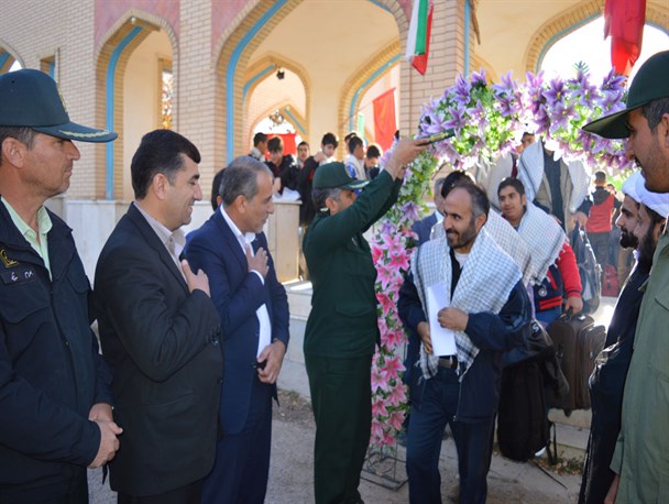 اعزام کاروان راهیان نور دانش‌آموزان فارسانی به مناطق عملیاتی جنوب کشور+تصاویر