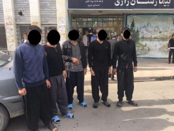 حمله اراذل به یک کلانتری در مرند/ متعرضین دستگیر شدند