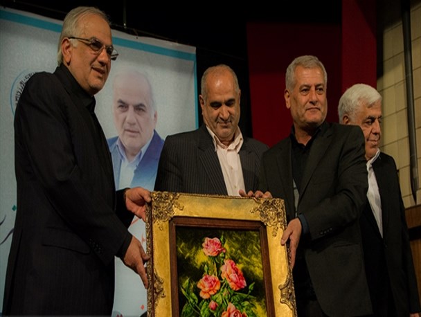 تجلیل فعالان اقتصادی مازندران از استاندار سابق + تصاویر