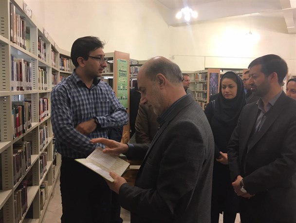 بازدید فرماندار همدان از کتابخانه های عمومی+تصاویر