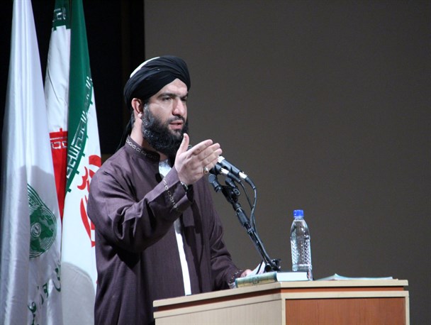 جمهوری اسلامی بر محوریت رهبری بنا شده/ ایران اسلامی الگویی برای وحدت مسلمانان است
