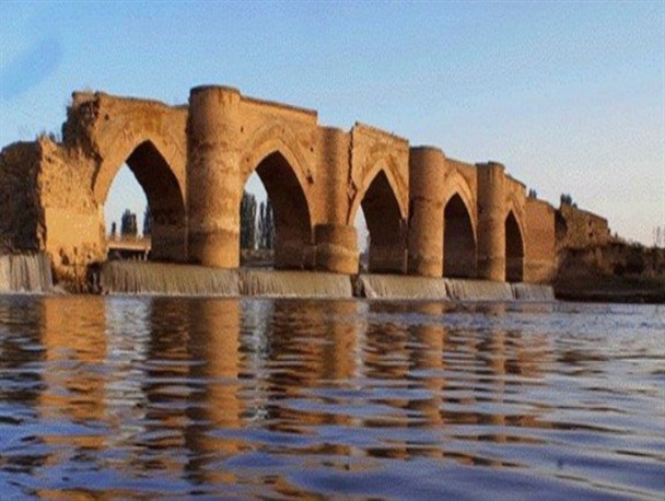مرمت پل تاریخی تاتائو میاندوآب در مراحل پایانی