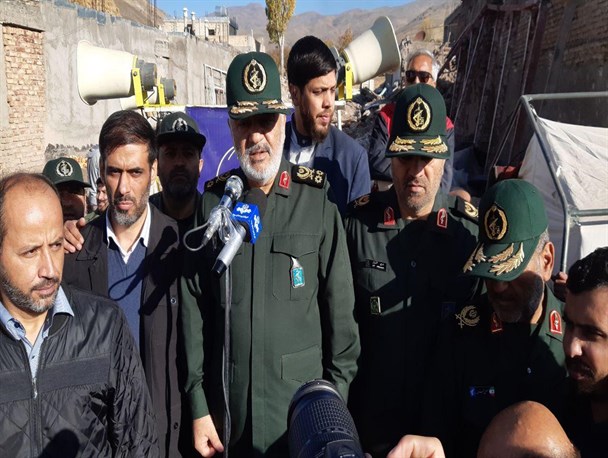 بسیج و سپاه‌ تا بازسازی کامل در کنار مردم می‌مانند/ خانه‌هایی بهتر و زیباتر از گذشته تحویل مردم می‌دهیم