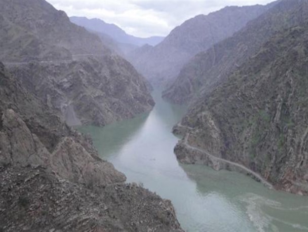 ظرفیت های یک سد برای توسعه اورامانات/ داریان آبگیری شد و چشمه بل می جوشد/ تشریح عملیات های سخت غواصی در جریان احداث + تصاویر