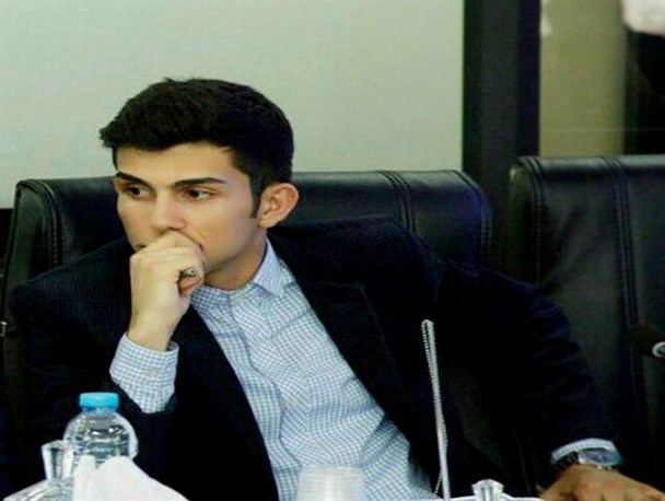 تعهد در مسئولیت شاخصه شخصیت های عنصری جامعه است