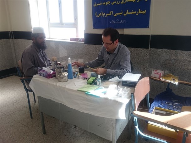بیش از 10هزار نفر خدمت در روزهای آغازین بیمارستان صحرایی جالق/ 600 هدیه بهداشتی توزیع شد
