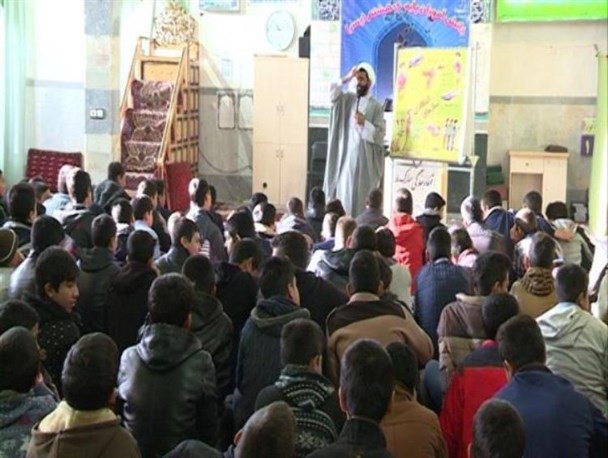 جشن تکلیف ۵۵۰ دانش آموز در شهرستان کمیجان+تصاویر