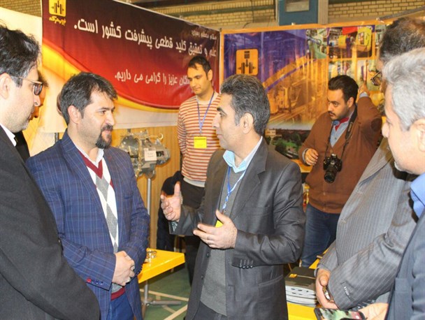 اولین نمایشگاه دستاوردهای توسعه واحدهای صنعتی قزوین افتتاح شد