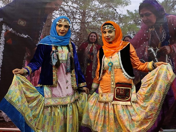 تبریک به اداره کل گردشگری فارس!/ رقص «هیپ هاپ» کجای فرهنگ بومی محلی وجود دارد؟
