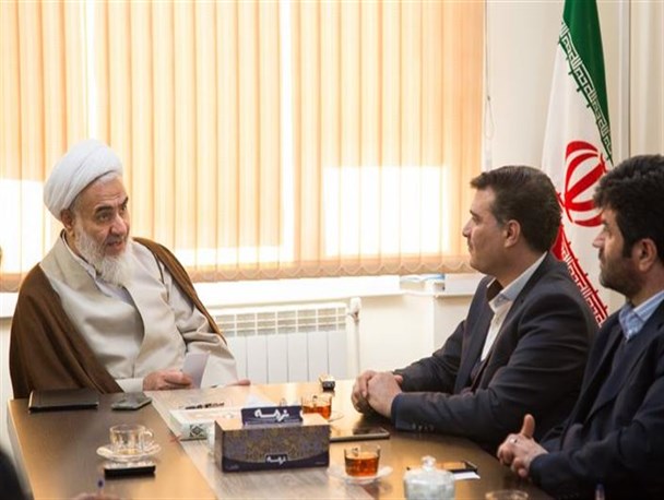برخورد با ساخت‌وسازهای غیرقانونی/ با احیای رودخانه باراجین از خشک‌شدن باغستان جلوگیری شود