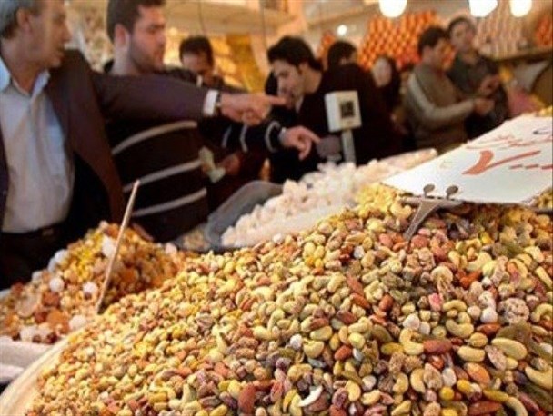اقبال مردم به آجیل کم شد، فروشندگان ناراضی شدند