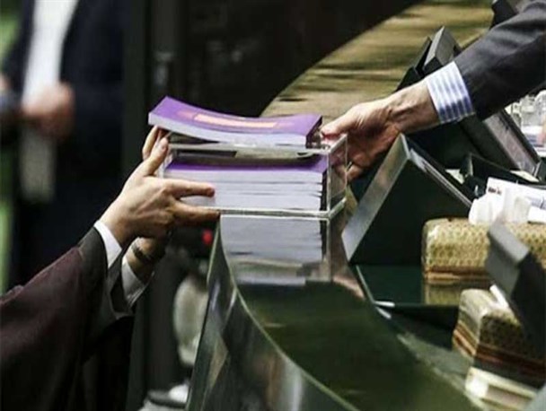 بارقه کاهش تورم در بودجه ۱۴۰۱/ از توجه ویژه به معیشت مردم تا تلاش برای بهبود شاخص‌های اقتصادی