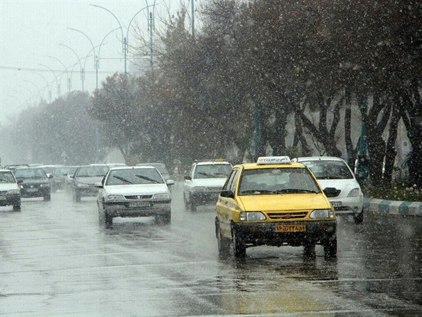 بارش‌های پراکنده و لغزندگی جاده‌ها در استان قزوین