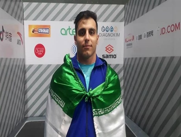 وزنه برداری قهرمانی جهان| شاهکار دبل در تاشکند؛ معتمدی طلا گرفت، حقوقی برنز/ نخستین مدال زرین برای ایران