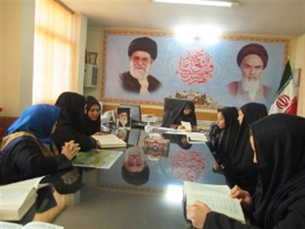 جشنواره مسابقات قرآن و نهج البلاغه مادران و دختران بازمانده از تحصیل در شهرستان قرچک