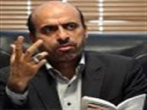 وجود دلایل غیر اقتصادی در کاهش قیمت نفت /اوپک در قیمت گذاری نفت دخالت کند