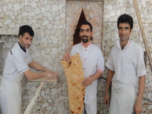گزارش از تنها نانوایی سنگک کردکوی+تصاویر