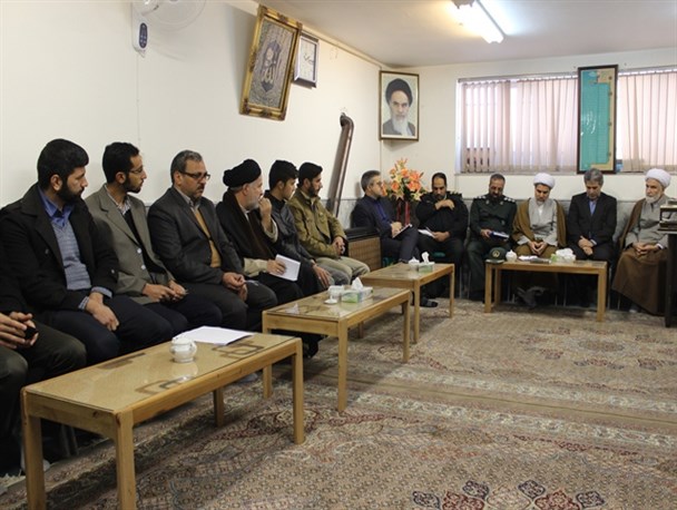 قوانین و آئین نامه حجاب و عفاف در دانشگاه های گناباد اجرایی شود