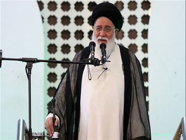 وظیفه‌داریم برحسب اعتماد و ایمان به امام(ره)، پشت سر رهبری حرکت کنیم/امام بقا و تداوم انقلاب را در دست مقام معظم رهبری می‌دیدند