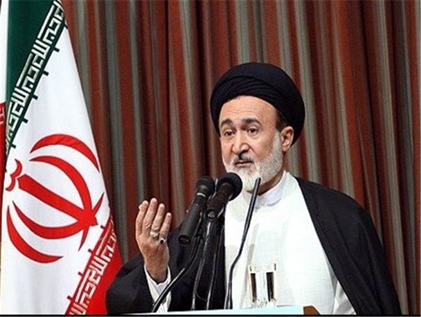آیت الله هاشمی نقش تعیین کننده و اساسی در دوران انقلاب داشت