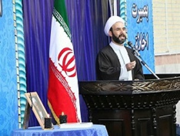 سیاسی کردن نماز رهبری دست آویزی برای خدشه دار کردن وحدت مردم بود