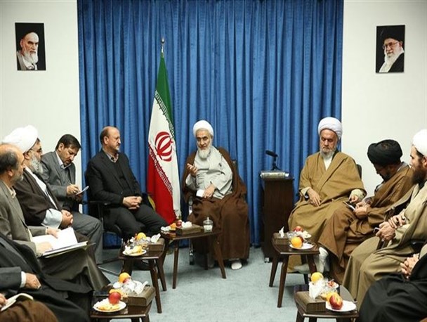 فضایی ایجاد شود مردم حرفشان را بزنند/ از صاحبان صنایع آسیب دیده حمایت و با کارخانه‌خواری مبارزه شود