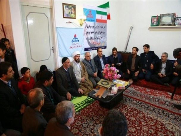 خون جوانان وطن، کشور را بیمه کرده است/دیدار استاندار و مدیر کل بنیاد استان زنجان با خانواده شهدا در خدابنده+تصاویر