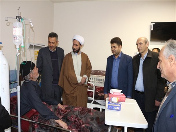 دیدار با خانواده شهدا در چالدران+ تصاویر