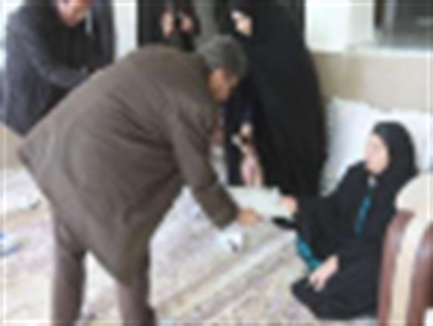 مسئولان در ترویج فرهنگ ایثار و شهادت به نسل جوان تلاش کنند