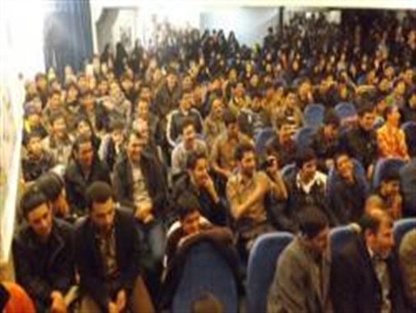 استقبال پرشور شهروندان هریسی از نمایش "فرار قافار " در هریس