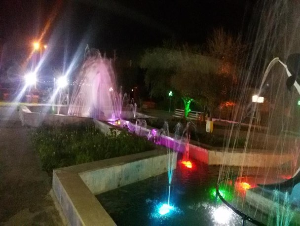 بهسازی روشنایی و فواره ها در پارک های لالی/ فضای زیبای پارک ها در شب + تصاویر