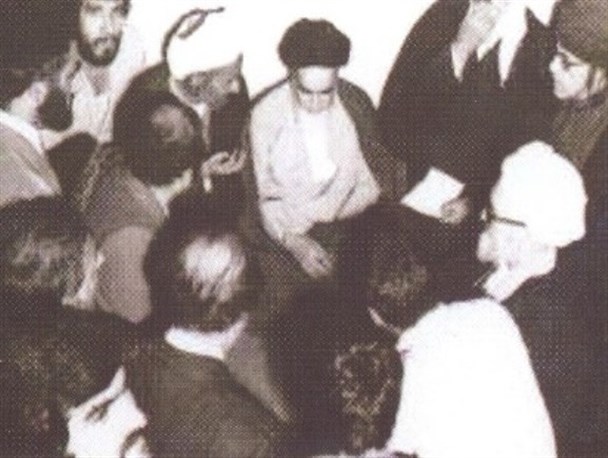 هشدار امام خمینی(ره) نسبت به نغمه‌های اجانب در کردستان