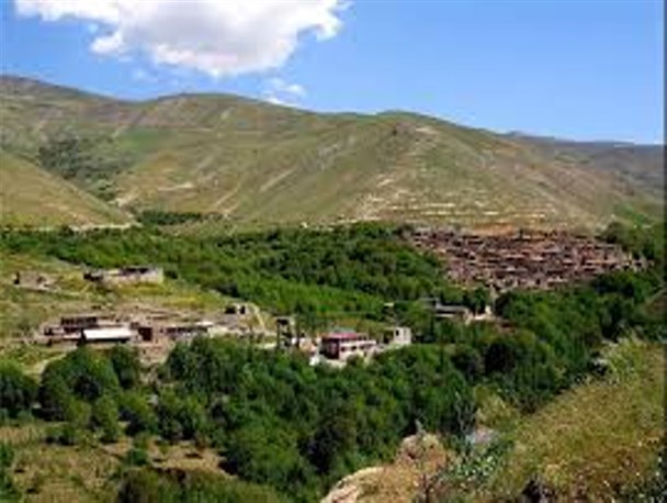 گیاهان دارویی ملحمدره مرهمی بر هر درده/بانوی اسدآبادی متخصص استفاده از گیاهان برای درمان دردها