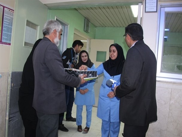 عرض تبریک جامعه خبری قاین به پرستاران +تصاویر