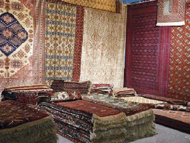 دسترنج بافندگان خراسان شمالی به یغما می رود/ ضرورت احداث بازارچه های فروش صنایع دستی
