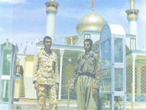 راز و نیاز برادر مجید در تاریکی نمازخانه