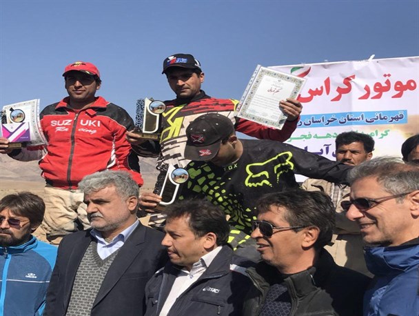 درخشش موتور سواران جوینی در مسابقات موتور کراس خراسان رضوی