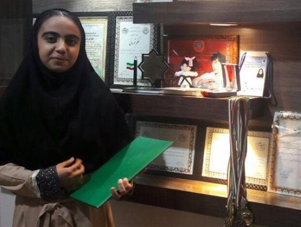 آیین تقدیر از عاطفه خادم الحسینی قهرمان مسابقات کاراته ایران زمین برگزارشد