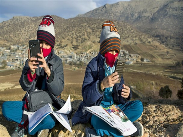 توسعه نیافتن زیرساخت‌ها متناسب با رشد زندگی دیجیتالی/ مردم روستا برای دسترسی به اینترنت همچنان به ارتفاعات پناه می‌برند