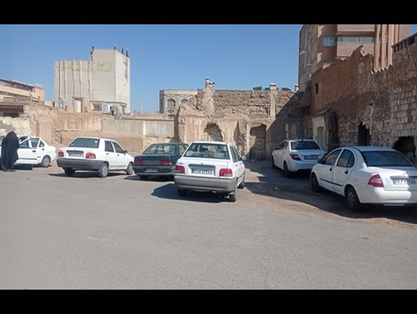 خرابه های که پارکینگ شدند+تصادیر