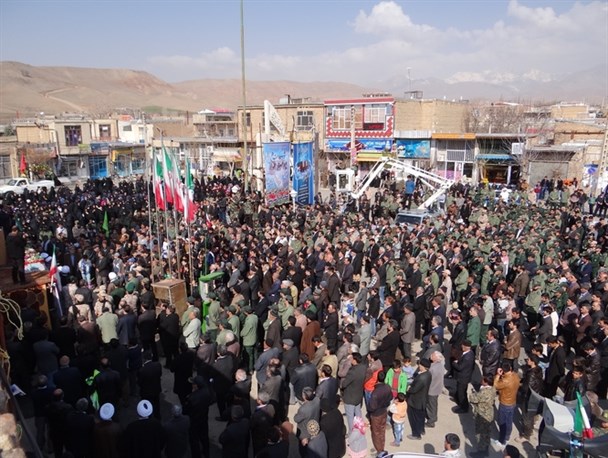تصاویر/دو شهید گمنام در شهرسیس خاکسپاری شد