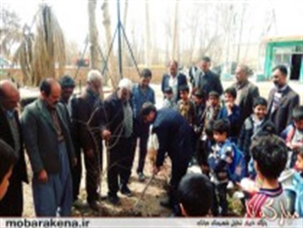 مراسم روز درختکاری در بقاع متبرکه شهرستان مبارکه برگزار شد/تصاویر