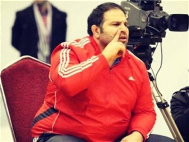 ورزش کشور به شدت سیاست زده است
