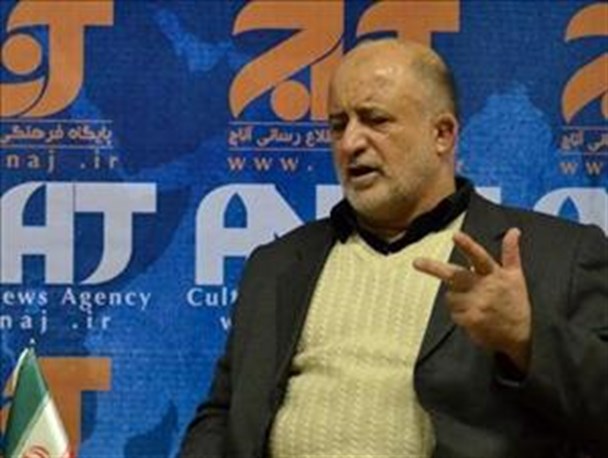 روحانی یا یونسی را عزل کند یا جلوی اظهارت نسنجیده وی را بگیرد