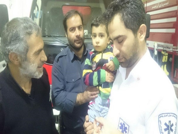 گیرکردن واشر فلزی در انگشت پسر بچه بازیگوش در  آذرشهر
