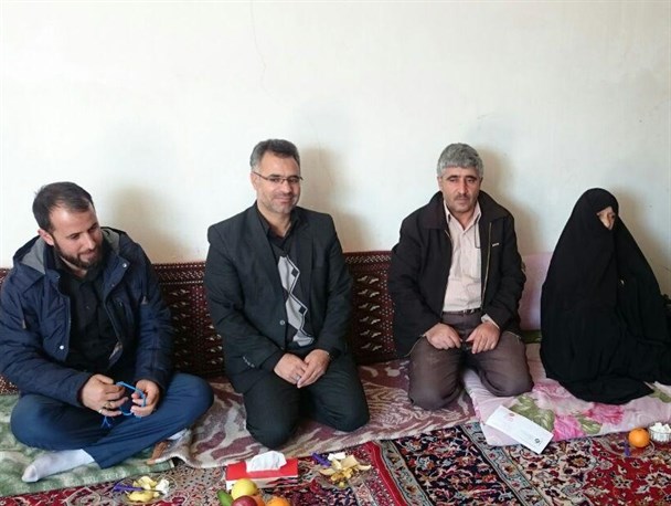 فرمانده سپاه ناحیه ورزقان با خانواده سردار شهید الیاس محمودی دیدار کرد+ تصاویر