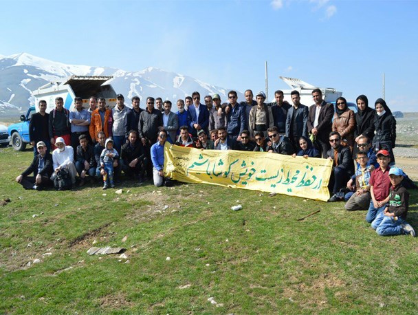 پاک سازی طبیعت منطقه سیلوانا توسط دوستداران محیط زیست