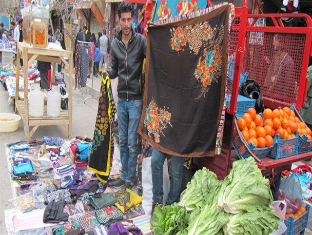 از ماهی گلی و سمنو و سبزه گرفته تا اجناس رنگارنگ و جیب های خالی