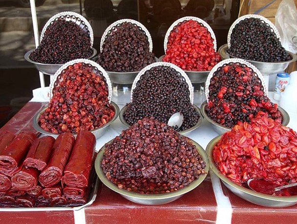 پنج هزار کیلو ترشک و لواشک غیر مجاز در بروجرد کشف و ضبط شد
